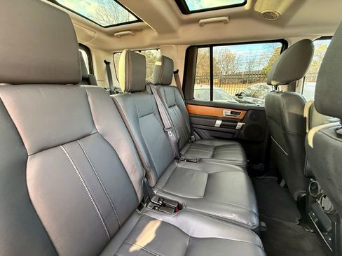 Used 2015 Land Rover LR4 HSE image 28