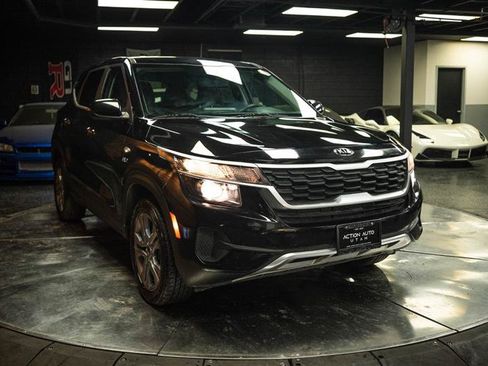 Used 2021 Kia Seltos LX AWD/4WD image 5