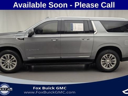 Certified 2023 GMC Yukon XL SLT w/ SLT Premium Package AWD/4WD image 8