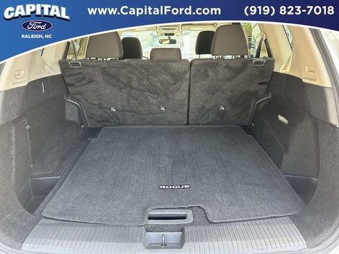 Used 2025 Nissan Rogue SV FWD image 16