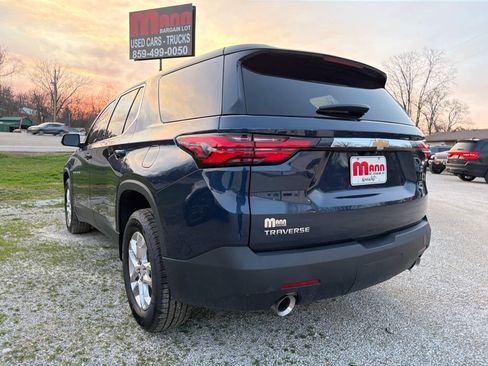 Used 2022 Chevrolet Traverse LS image 3