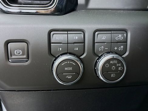 New 2026 GMC Sierra 2500 AT4 AWD/4WD image 10