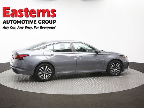 Used 2024 Nissan Altima 2.5 SV FWD image 43
