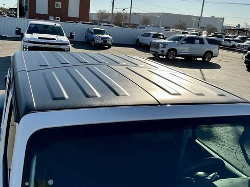 Used 2020 Jeep Gladiator Sport w/ Quick Order Package 24S image 12