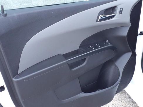 Used 2016 Chevrolet Sonic LT image 4