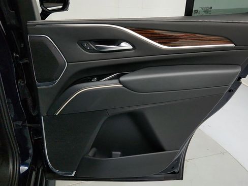 Certified 2023 Cadillac Escalade Premium Luxury AWD/4WD image 28