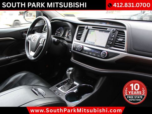 Used 2016 Toyota Highlander Limited w/ Driver Technology Package image 10