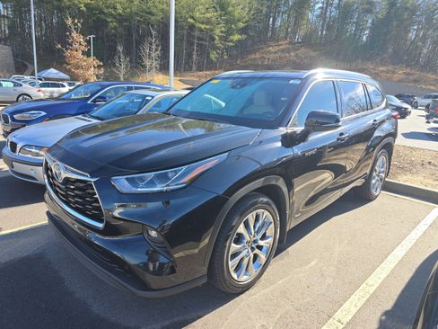 Used 2021 Toyota Highlander Limited image 4