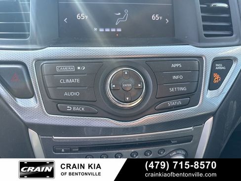 Used 2017 Nissan Pathfinder SL AWD/4WD image 22