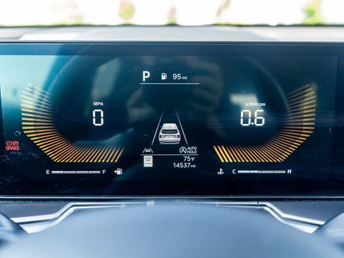 Used 2025 Kia Sorento S w/ Panoramic Sunroof Package image 21