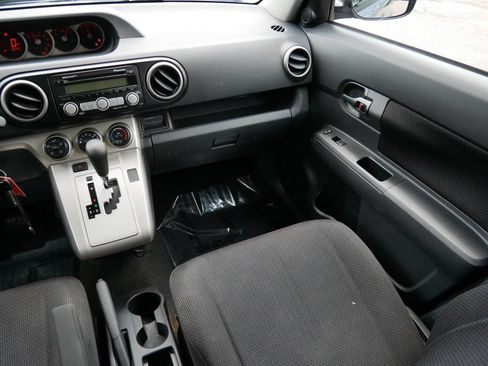 Used 2009 Scion xB FWD image 14