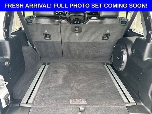 Used 2020 Jeep Wrangler Unlimited Sahara AWD/4WD image 36