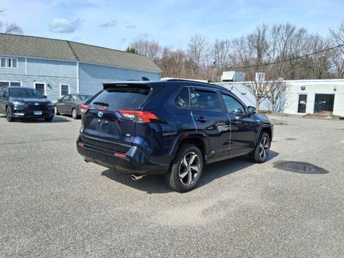 Used 2021 Toyota RAV4 SE w/ Weather & Moonroof Package AWD/4WD image 7