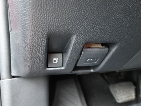 Used 2023 Toyota RAV4 XLE Premium image 28