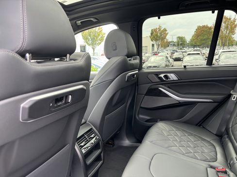 Used 2026 BMW X5 sDrive40i w/ Executive Package image 34