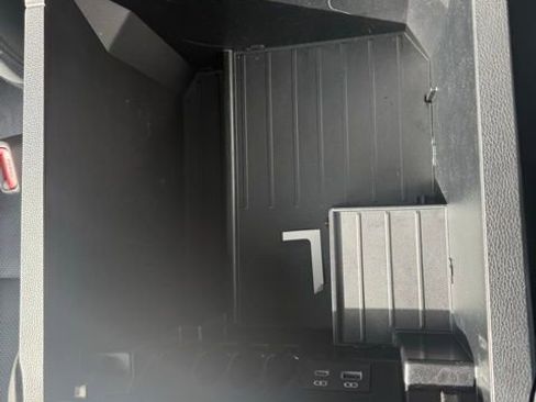 Used 2025 Toyota Sequoia Limited image 31