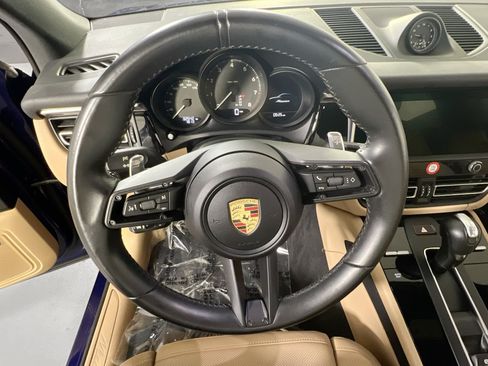 Used 2024 Porsche Macan AWD/4WD image 11
