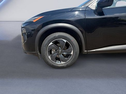 Used 2025 Nissan Rogue SV AWD/4WD image 14