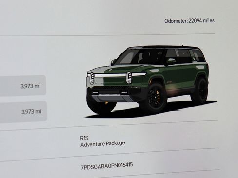 Used 2023 Rivian R1S Adventure image 31