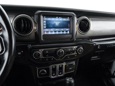 Used 2019 Jeep Wrangler Sport AWD/4WD image 23