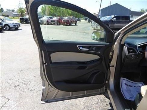 Used 2020 Ford Edge SEL w/ Convenience Package FWD image 12