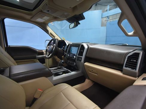 Used 2018 Ford F150 Lariat w/ Equipment Group 502A Luxury AWD/4WD image 31