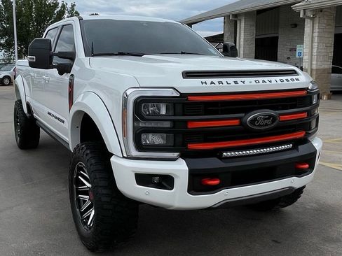 Used 2024 Ford F250 Lariat w/ Lariat Ultimate Package AWD/4WD image 3