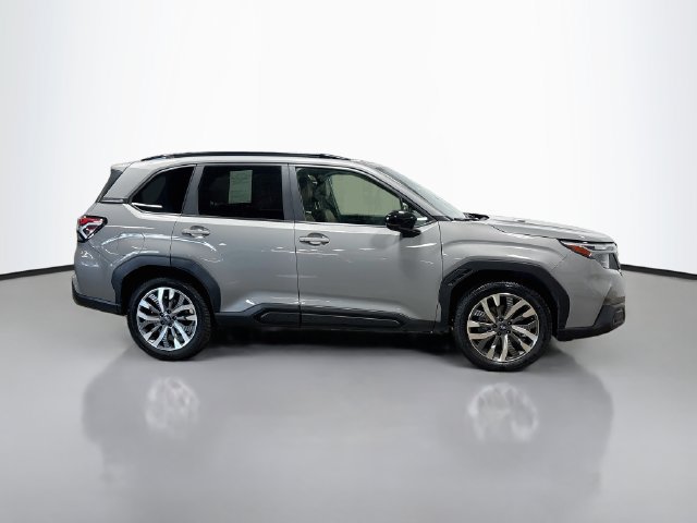 Used 2025 Subaru Forester Touring AWD/4WD image 6