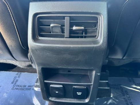 Used 2019 Ford Edge SEL w/ Equipment Group 201A FWD image 16