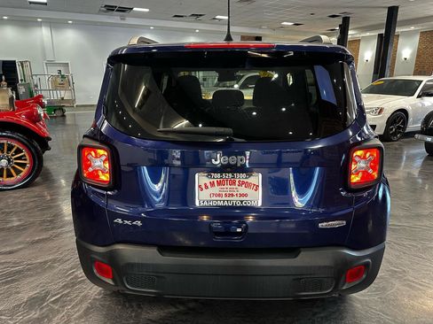 Used 2019 Jeep Renegade Latitude w/ Cold Weather Group AWD/4WD image 6