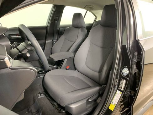 Used 2021 Toyota Corolla LE FWD image 26