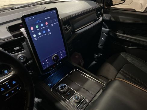 Used 2024 Ford Expedition Max Platinum image 7