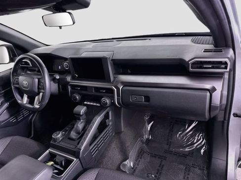 Certified 2025 Toyota 4Runner SR5 AWD/4WD image 29