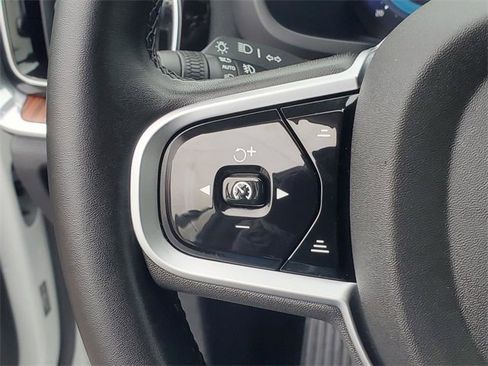 Certified 2025 Volvo V60 B5 Cross Country Plus image 18
