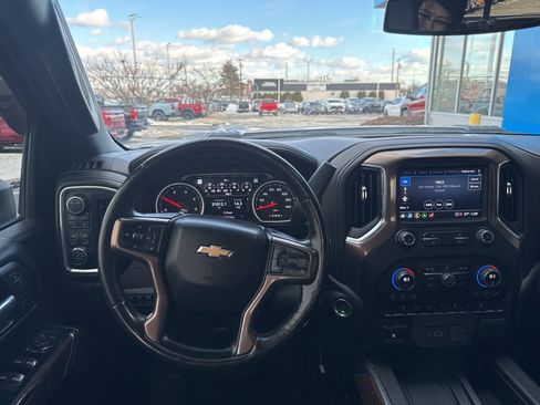 Used 2022 Chevrolet Silverado 3500 High Country image 2