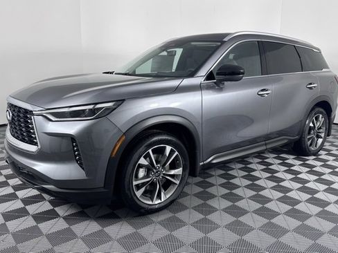 Certified 2025 INFINITI QX60 Luxe w/ Vision Package image 3