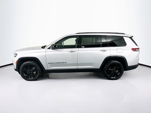 Used 2023 Jeep Grand Cherokee L Laredo AWD/4WD image 4