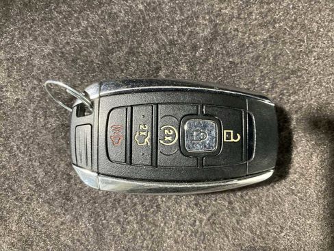 Used 2017 Lincoln MKC Premiere image 20