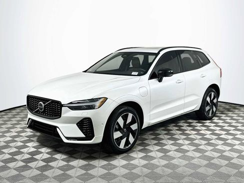 Used 2024 Volvo XC60 T8 Plus w/ Protection Package Premier AWD/4WD image 3