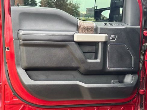 Used 2019 Ford F250 Lariat w/ Lariat Ultimate Package image 26