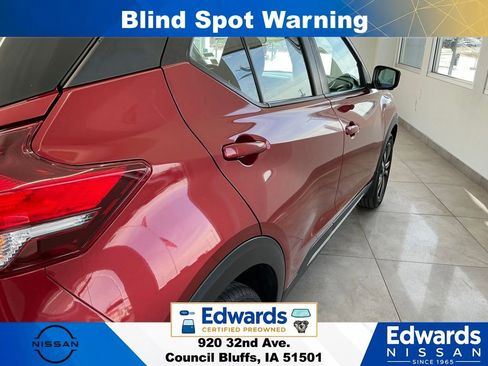 Used 2018 Nissan Kicks SR FWD image 9