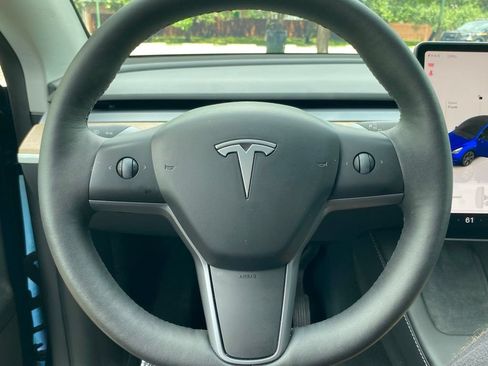 Used 2024 Tesla Model Y Long Range AWD/4WD image 22