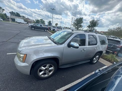 Used 2008 Chevrolet Tahoe LTZ w/ LTZ Preferred Equipment Group AWD/4WD image 5