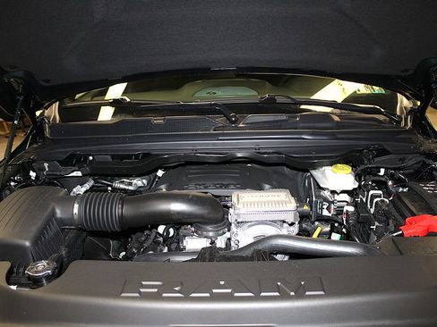 New 2026 RAM 1500 4x4 Crew Cab image 46