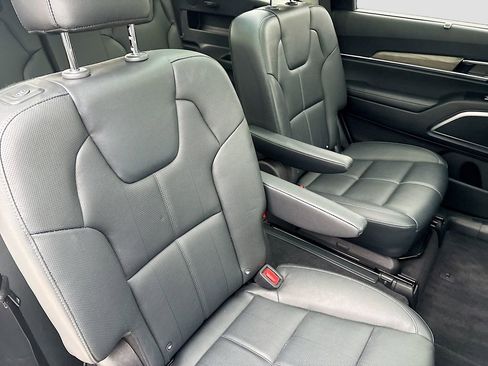 Used 2022 Kia Telluride SX w/ Nightfall Edition Package AWD/4WD image 29