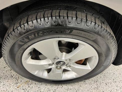 Used 2019 Kia Soul FWD image 30