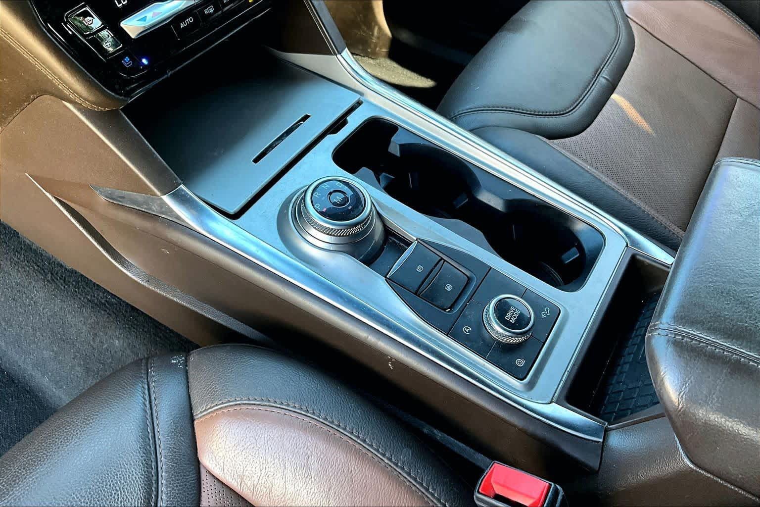 Used 2021 Ford Explorer King Ranch w/ Premium Technology Package AWD/4WD image 17