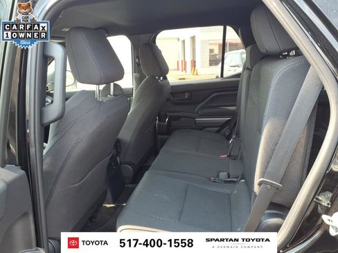 Used 2025 Toyota 4Runner SR5 AWD/4WD image 11