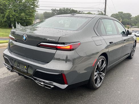 Used 2024 BMW 760i xDrive w/ Executive Package AWD/4WD image 9