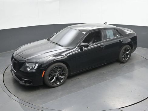 Used 2022 Chrysler 300 S RWD image 35